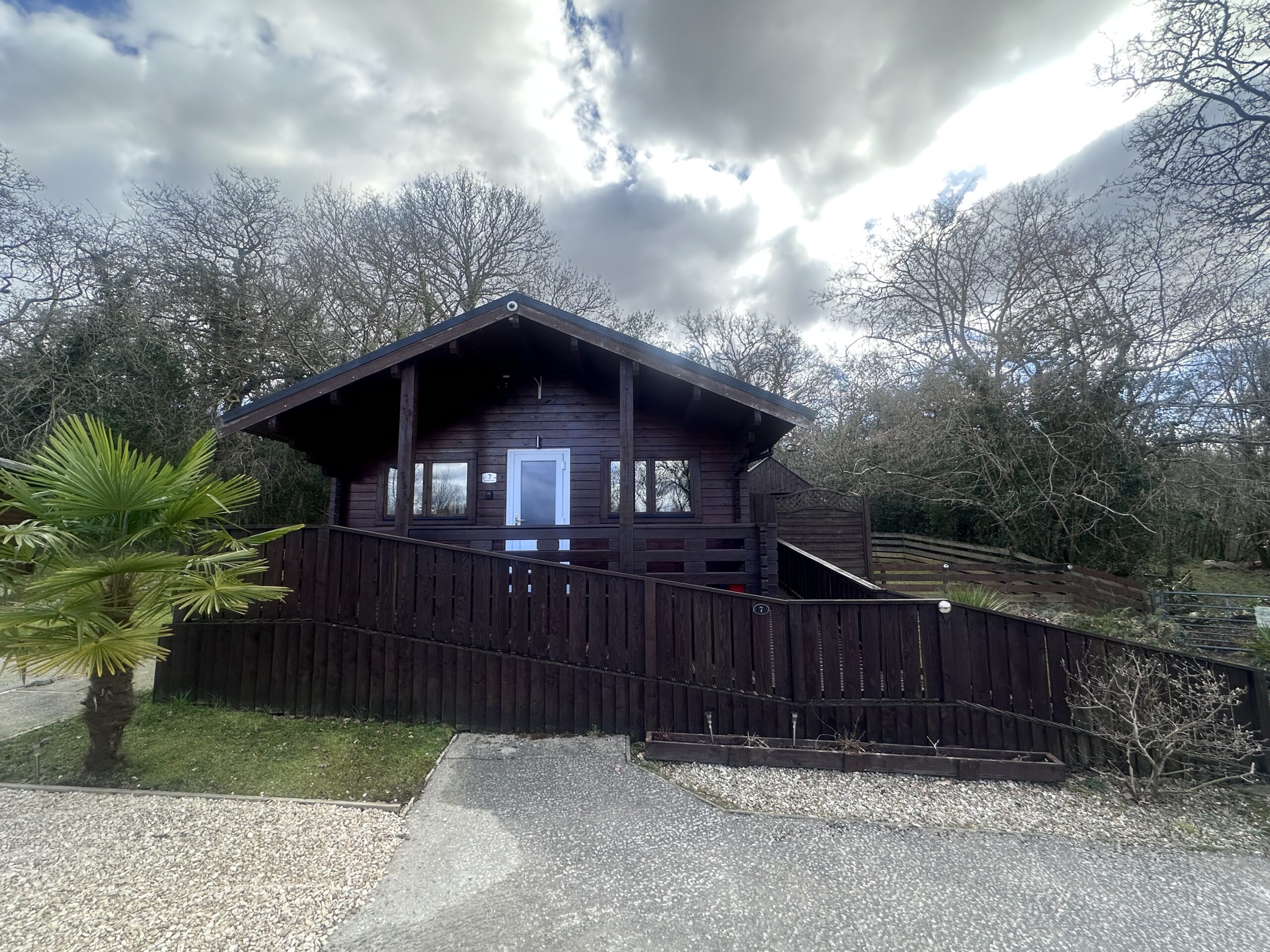 Welcome to Hoteluq<br>Take a relaxing break at one of our holiday lodges.